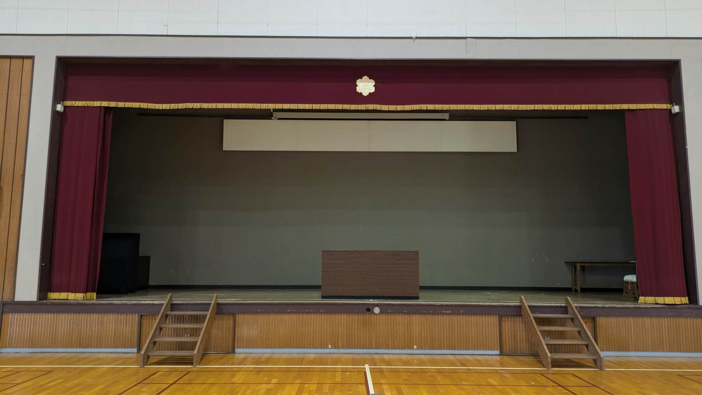 記念式典会場となる松代高等学校体育館